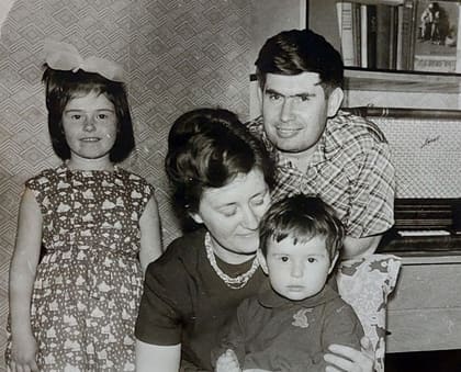 16. с женой Галиной и дочерьми. 1965