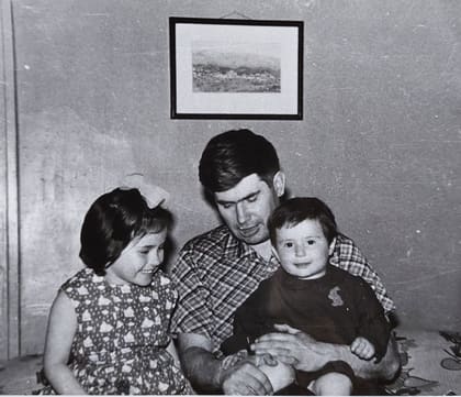 18. с дочерьми 1964