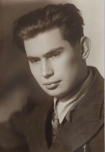 4. 1947